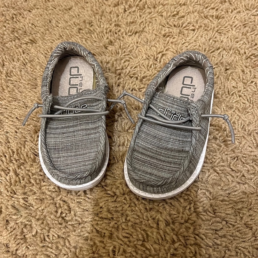 Toddler hey dudes